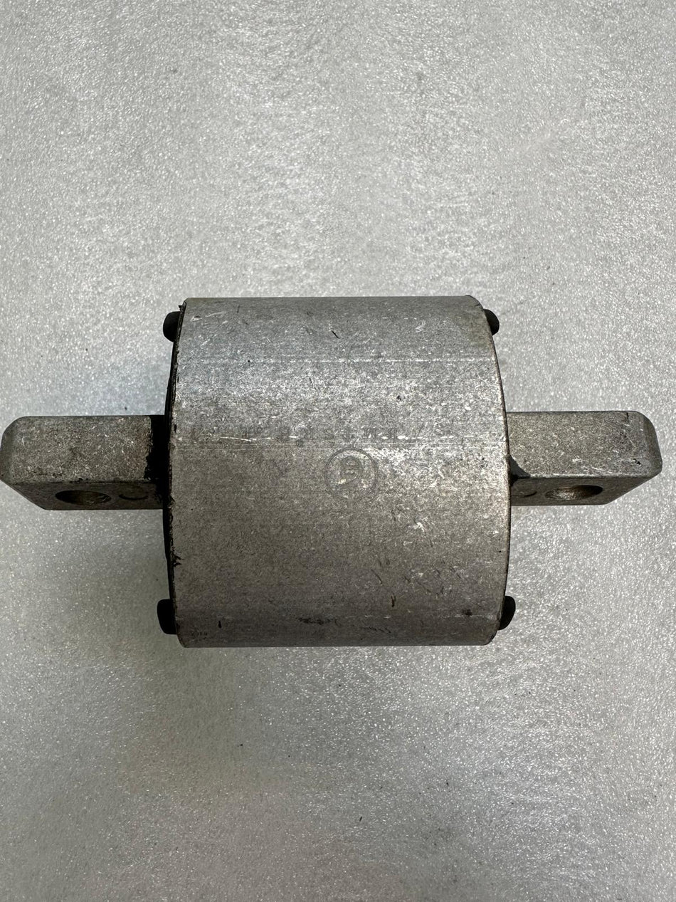 Mercedes W221, C216 - Rear Engine Mount