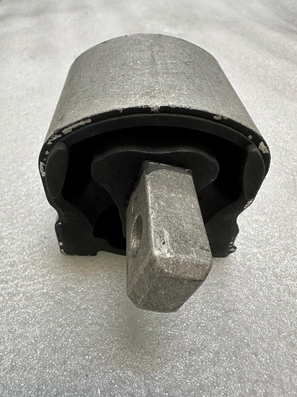 Mercedes W221, C216 - Rear Engine Mount