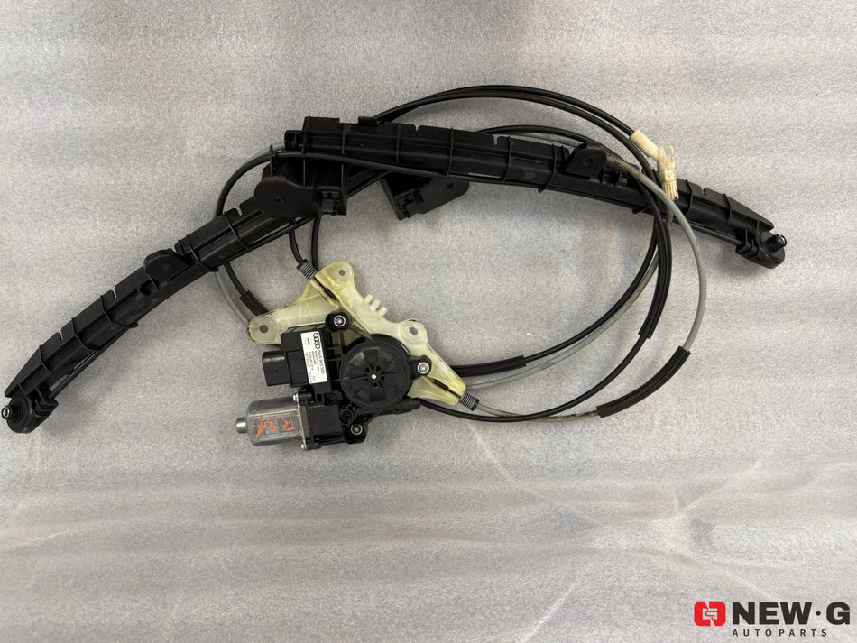 Audi RS4 B9 - Rear Luggage Compartment Roller Blind Mechanism