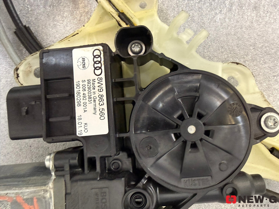 Audi RS4 B9 - Rear Luggage Compartment Roller Blind Mechanism