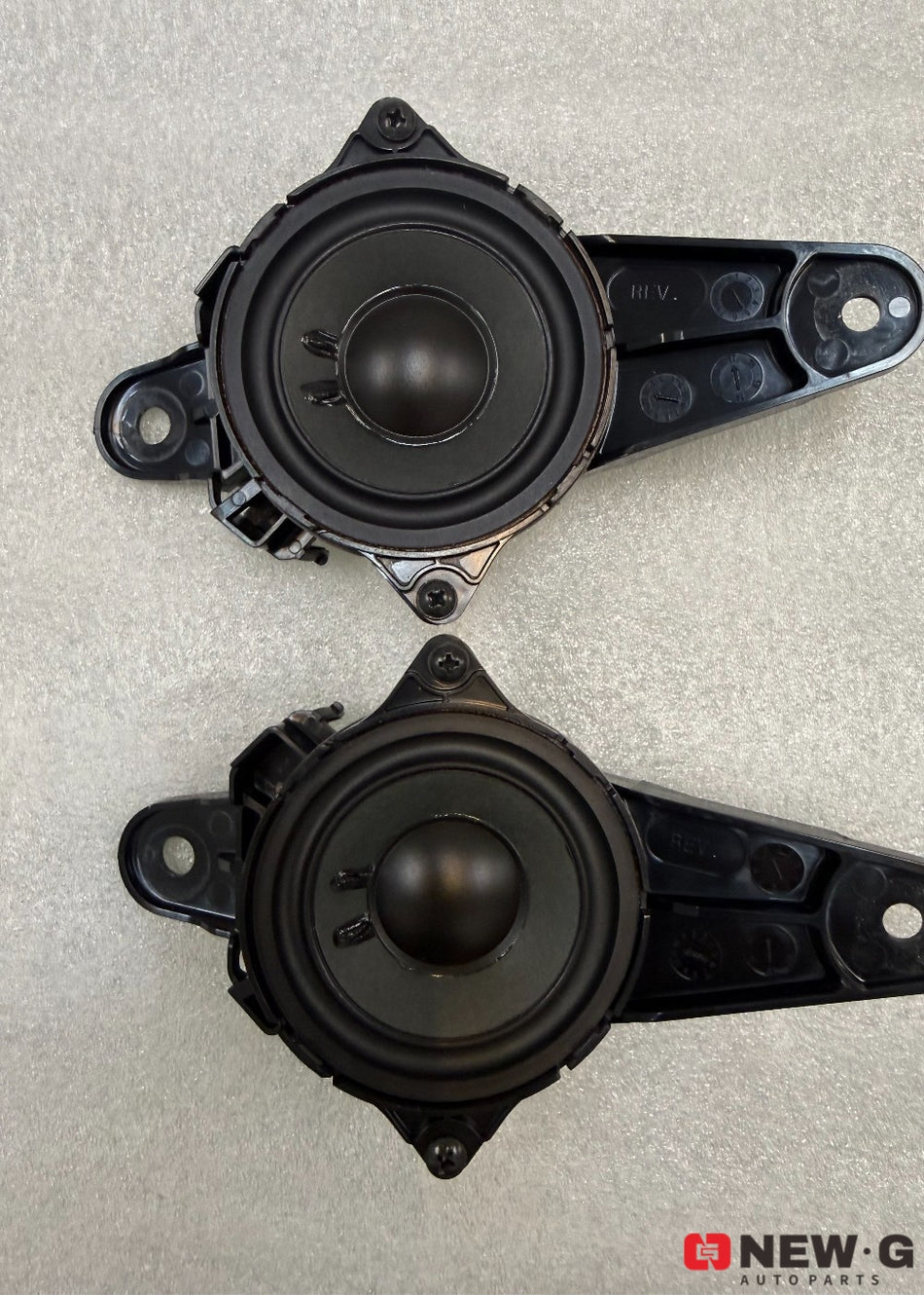 Audi RS4 B9 - Parcel Shelf Speakers