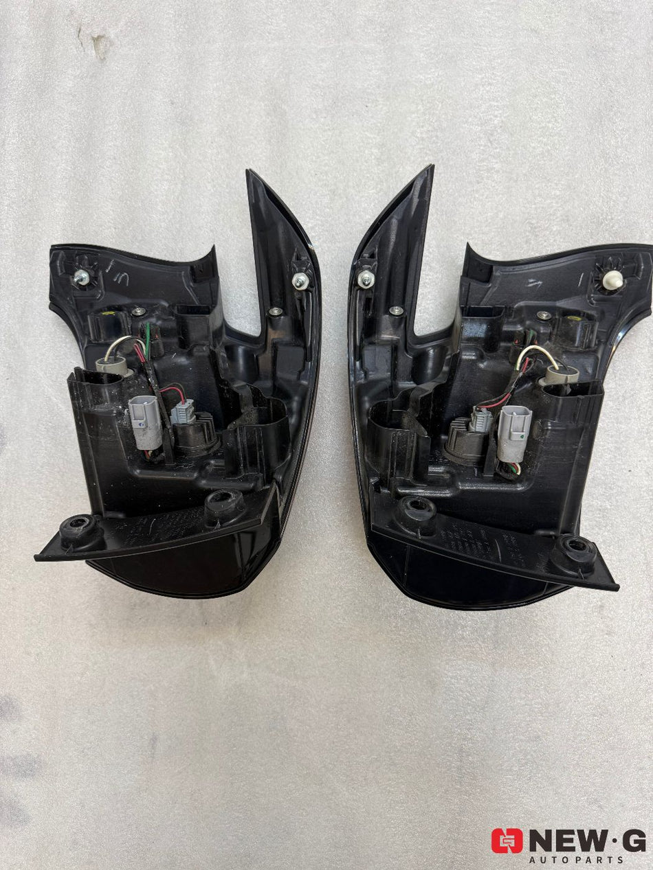 Toyota Sienta XP170 - Rear Tail Lights