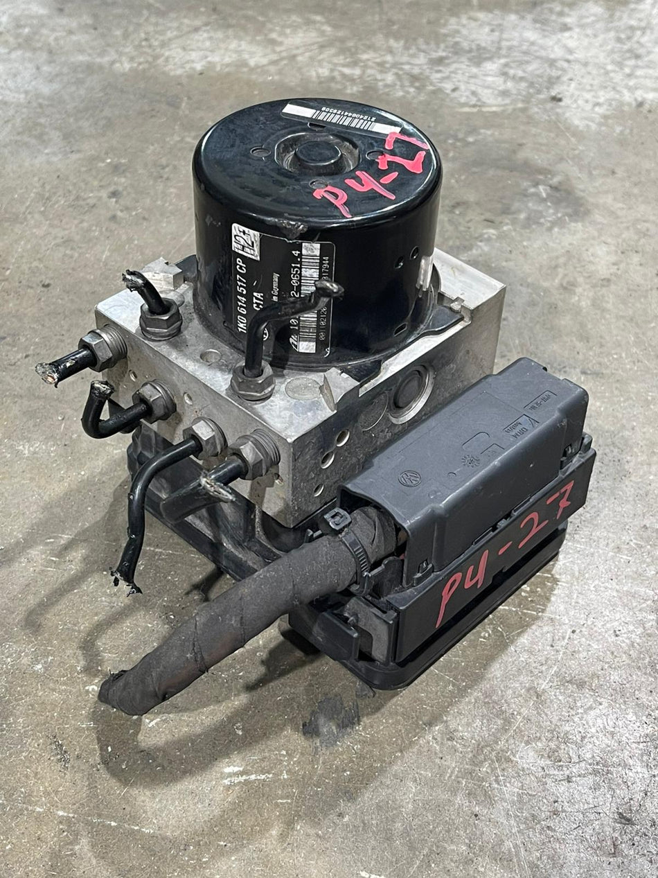 Volkswagen Group (VAG) ABS hydraulic pump and ESP electronic control unit assembly