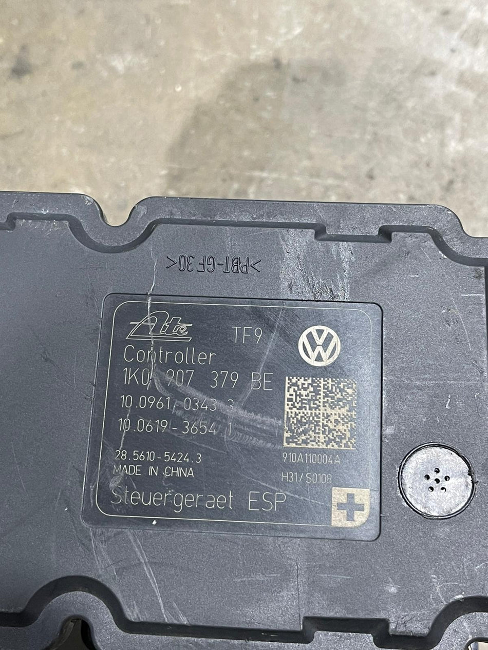 Volkswagen Group (VAG) ABS hydraulic pump and ESP electronic control unit assembly