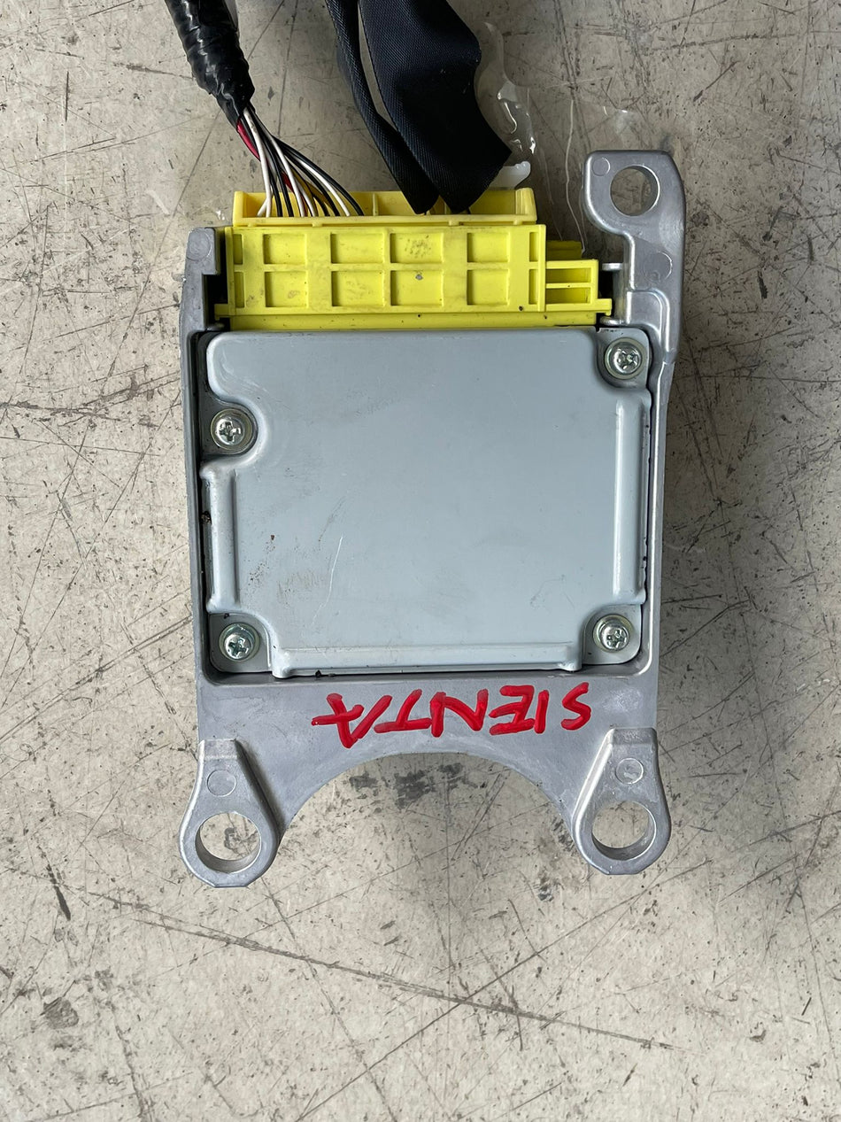 Genuine Toyota Sienta SRS Airbag Control Module Computer ECU Denso (Part No: 150800-3961 / L4)