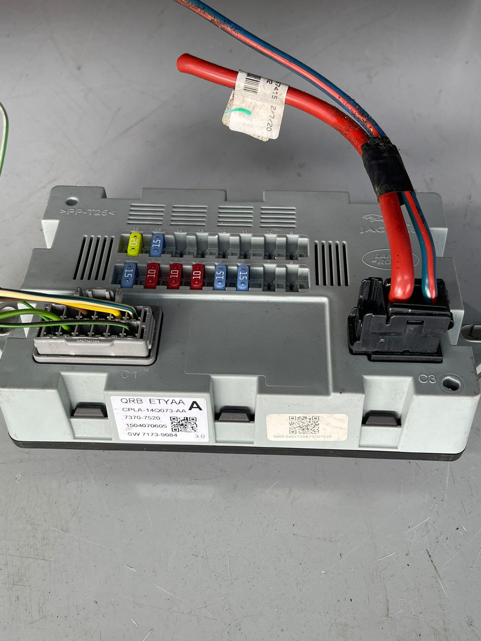 Land Rover rear luggage compartment main power distribution network controller