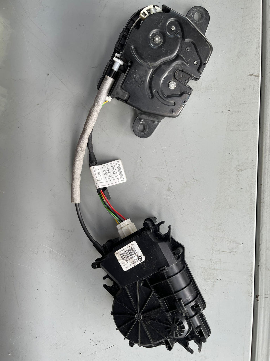 BMW rear tailgate boot lock latch mechanism with integrated actuator drive motor assembly