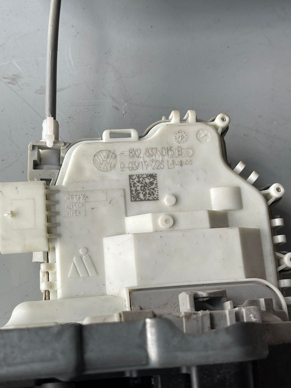 VWAG (Volkswagen Audi Group) front left interior door lock latch actuator mechanism