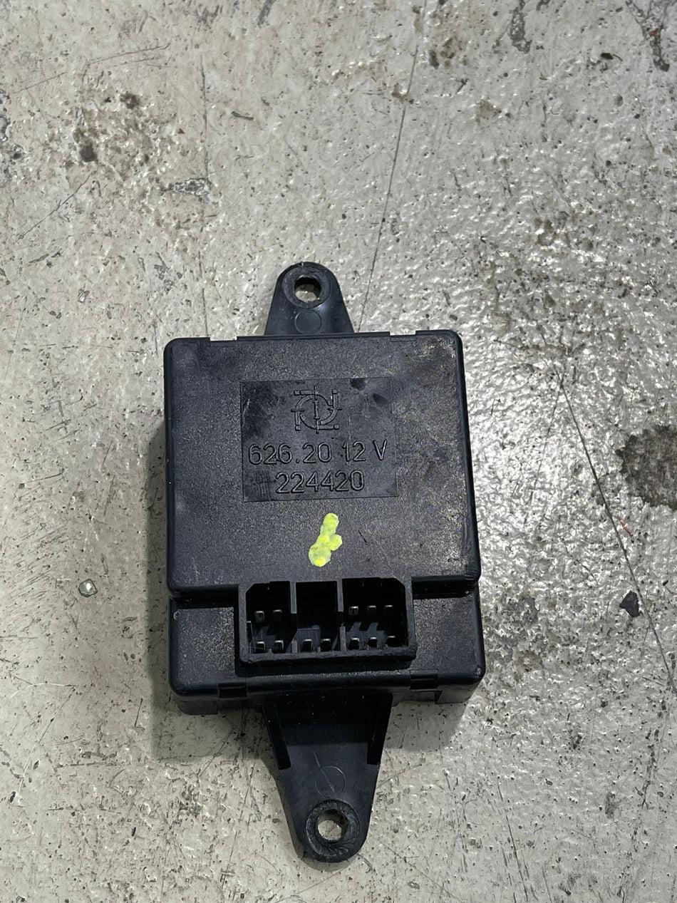 Genuine OEM Maserati 4200 GT and GranSport (M138 platform) luxury sports coupe interior roof/dome light central dimming and timer control module micro-ECU