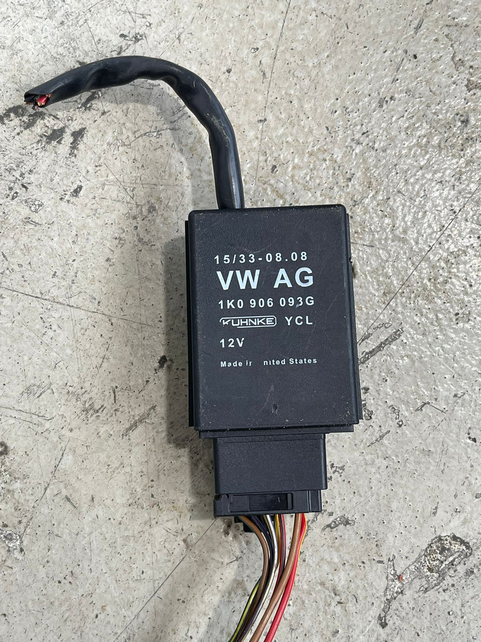 Genuine VW AG OEM electric low-pressure fuel pump control module regulator relay (Part No: 1K0906093G)