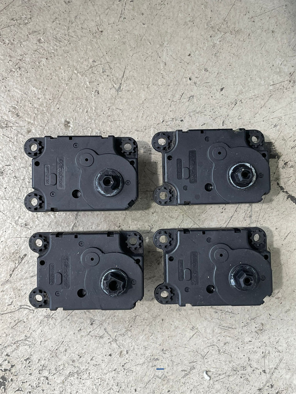 Genuine Nissan factory interior HVAC air climate control flap motor actuator assembly