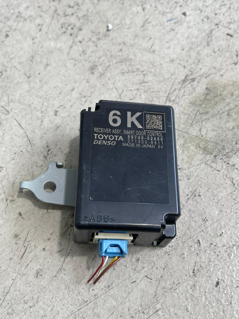 Genuine Toyota factory central keyless entry smart door control receiver module unit