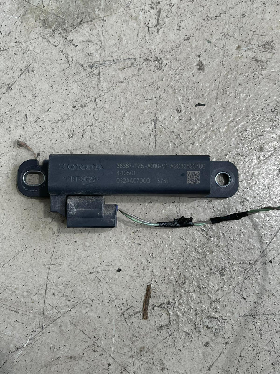 Genuine Honda factory interior/exterior passive keyless entry smart system proximity antenna sensor module